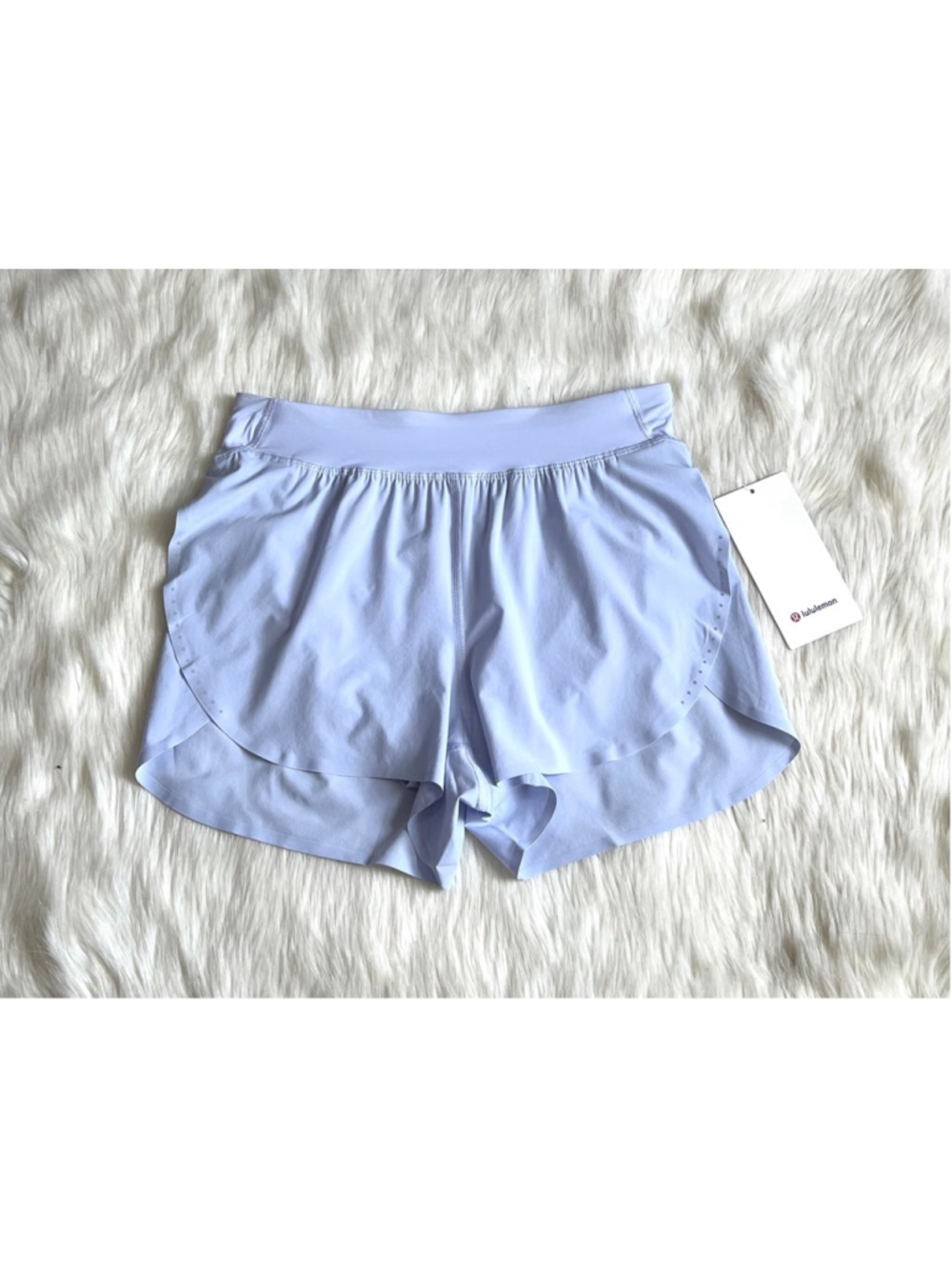 Size 12 Fast and Free
High-Rise
Split Short 3", serene blue